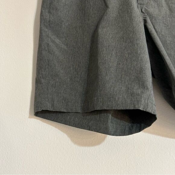 FreeFly Hybrid Short II Heathered Graphite 7" Size 32 Casual Performance - Picture 3 of 10